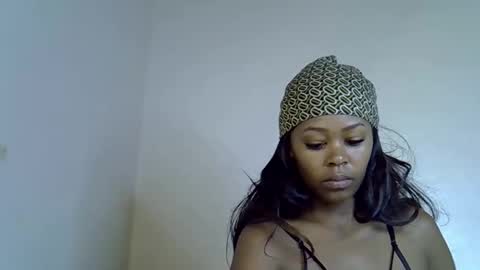 lia online show from October 10, 6:07 am