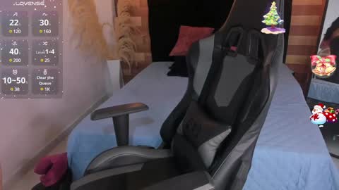 Liz online show from December 19, 7:07 pm