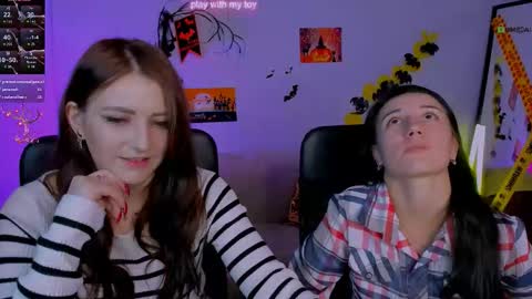Snapshot of lia_sunset chatting on October 27, 8:25 pm Lia online show from October 27, 8:25 pm