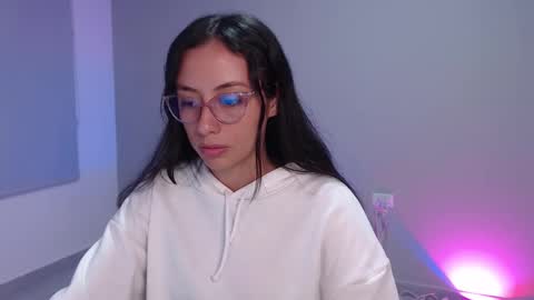   lia  online show from January 7, 12:14 am