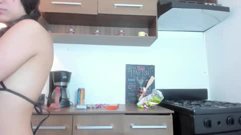 liajohnnson online show from December 19, 4:16 am