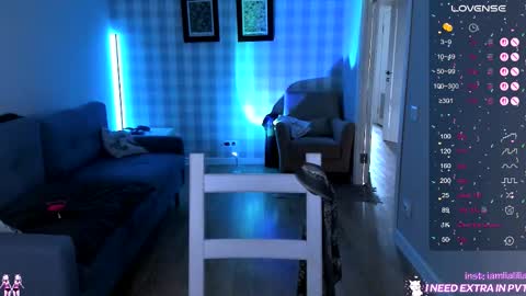 lialilia online show from October 5, 12:32 pm