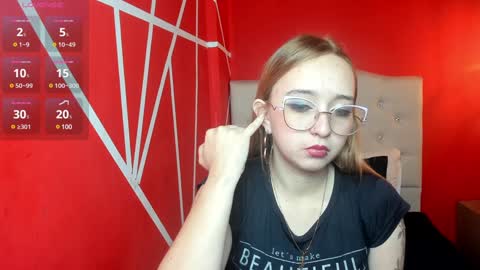 Lia Roberts online show from December 18, 12:07 pm