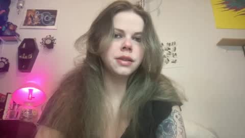 Libby Deetz online show from January 14, 8:41 am