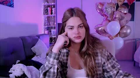 libra_mia online show from October 19, 2:57 am