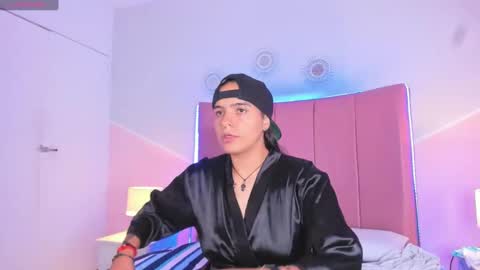 liiam_smith_ online show from September 21, 4:05 pm