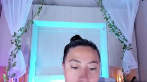         online show from November 12, 11:41 am