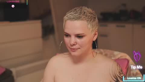 likaaberry online show from November 7, 5:35 am