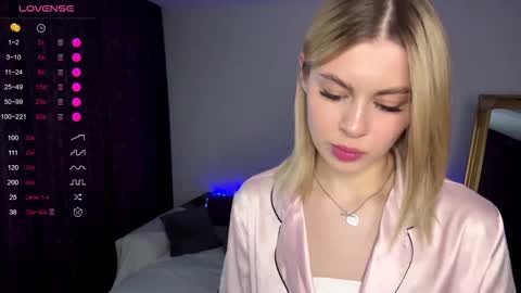 Elisa  online show from October 15, 10:40 am