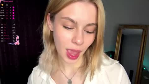 Elisa  online show from September 22, 11:08 am