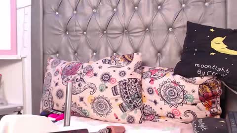   online show from January 6, 6:11 pm