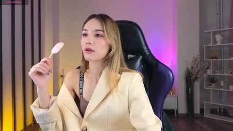 Hi im Yuki online show from November 27, 10:07 am