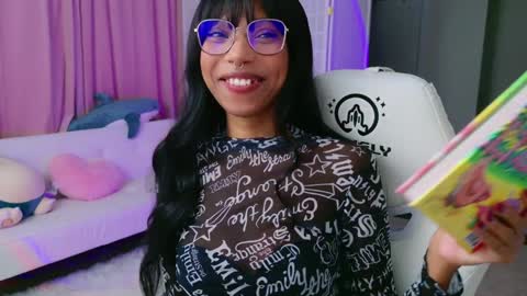 Snapshot of lileviemarie chatting on January 18, 2:47 am evie online show from January 18, 2:47 am