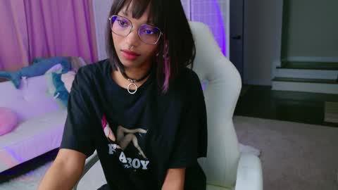 Snapshot of lileviemarie chatting on January 23, 2:44 am evie online show from January 23, 2:44 am