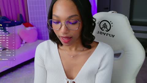 Snapshot of lileviemarie chatting on December 20, 2:08 am evie online show from December 20, 2:08 am