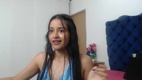 Lili online show from December 5, 3:39 am