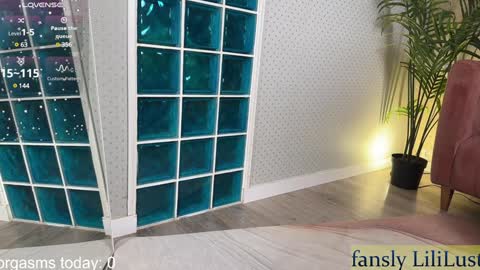 Lili online show from February 2, 2:45 pm