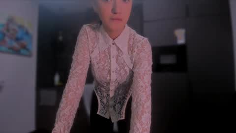 Snapshot of lililaluna chatting on January 17, 3:32 pm             ...  online show from January 17, 3:32 pm