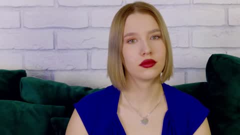 LiliLinn online show from February 15, 6:12 am