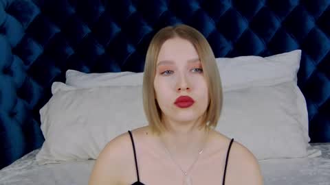 LiliLinn online show from February 22, 6:17 am