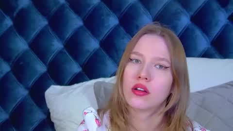 LiliLinn online show from February 21, 7:09 am