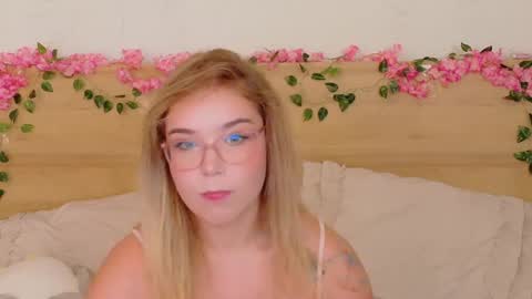 Lilith Bonheur online show from November 3, 9:41 pm