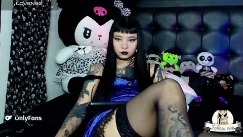 Snapshot of lilithmoon666 chatting on January 19, 11:32 pm   online show from January 19, 11:32 pm