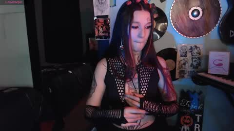 Call me Lilith online show from December 3, 8:33 pm