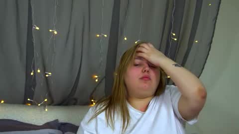 LillianHaig online show from December 1, 6:28 am