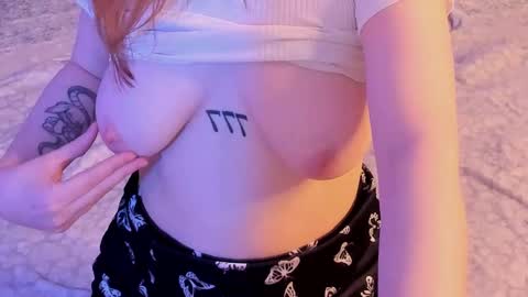 lillie_berry online show from November 5, 5:01 am
