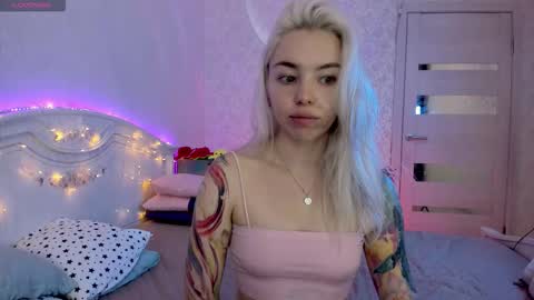 LilliMoore online show from September 29, 11:21 pm