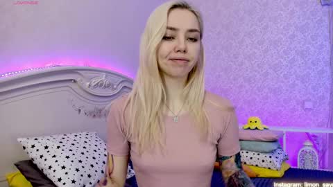 LilliMoore online show from February 10, 11:55 pm