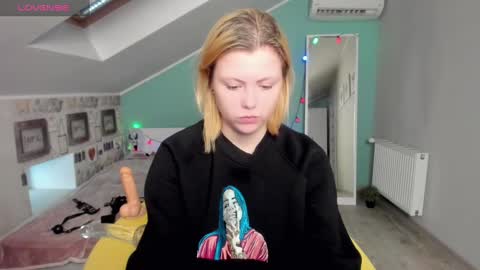 Lilly Depp online show from December 13, 1:44 pm