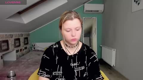 Lilly Depp online show from December 14, 2:31 pm