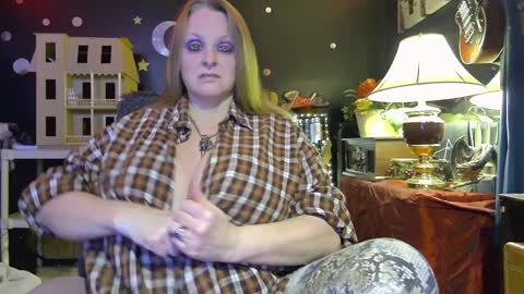 Lillyth Eden online show from January 19, 6:42 am