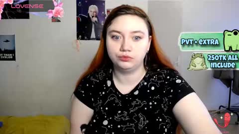 Snapshot of lily_shamy chatting on February 14, 1:40 pm Alice online show from February 14, 1:40 pm