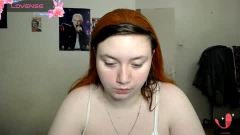 Snapshot of lily_shamy chatting on January 21, 4:48 pm Alice online show from January 21, 4:48 pm