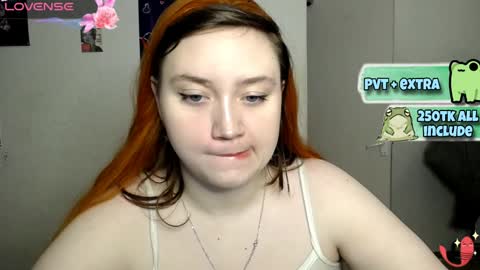 Snapshot of lily_shamy chatting on January 27, 6:31 pm Alice online show from January 27, 6:31 pm