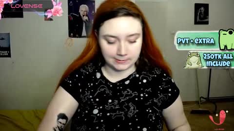 Snapshot of lily_shamy chatting on February 12, 8:18 pm Alice online show from February 12, 8:18 pm