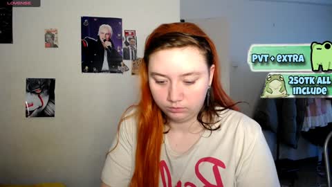 Snapshot of lily_shamy chatting on January 13, 8:47 am Alice online show from January 13, 8:47 am