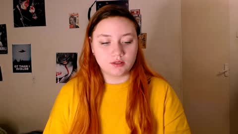 Snapshot of lily_shamy chatting on December 27, 4:58 am Alice online show from December 27, 4:58 am