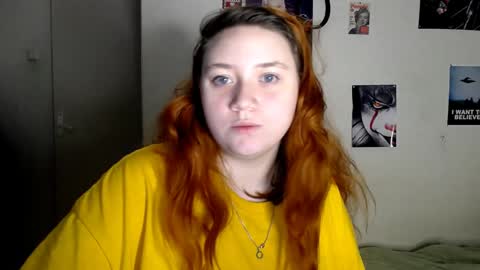 Snapshot of lily_shamy chatting on December 24, 6:50 pm Alice online show from December 24, 6:50 pm