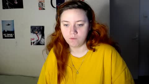 Snapshot of lily_shamy chatting on December 25, 11:43 am Alice online show from December 25, 11:43 am