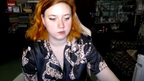 Snapshot of lily_shamy chatting on October 11, 3:37 pm Alice online show from October 11, 3:37 pm