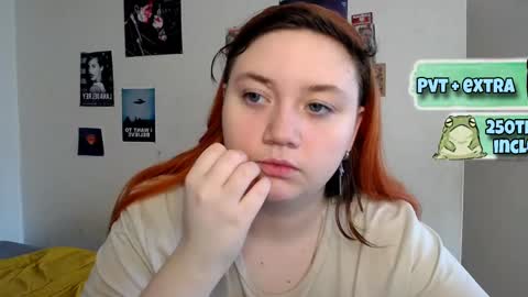 Snapshot of lily_shamy chatting on February 15, 12:11 pm Alice online show from February 15, 12:11 pm