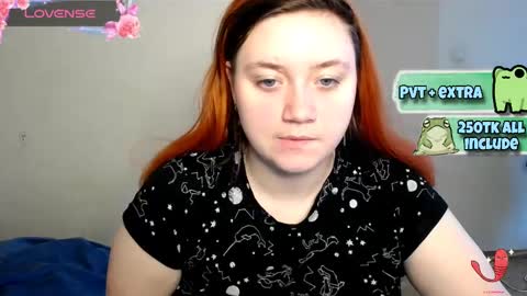 Snapshot of lily_shamy chatting on March 1, 12:56 pm Alice online show from March 1, 12:56 pm