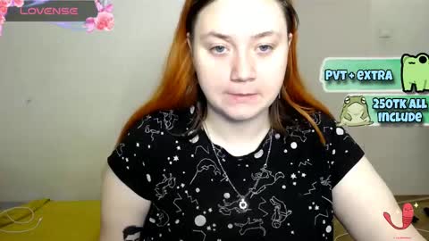 Snapshot of lily_shamy chatting on March 6, 4:38 pm Alice online show from March 6, 4:38 pm