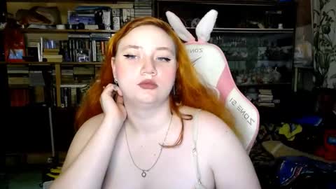 Snapshot of lily_shamy chatting on September 21, 5:33 pm Alice online show from September 21, 5:33 pm