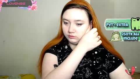 Snapshot of lily_shamy chatting on March 2, 7:19 pm Alice online show from March 2, 7:19 pm