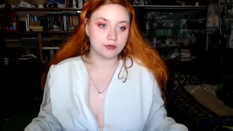 Snapshot of lily_shamy chatting on September 23, 3:54 pm Alice online show from September 23, 3:54 pm